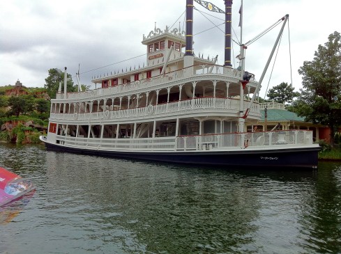 day-4-disneyland-steamboat-1